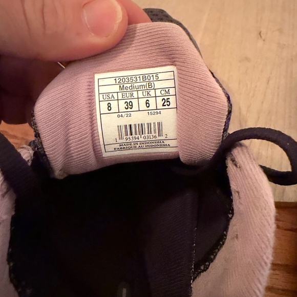 Brooks Adrenaline GTS 22 Women’s Running Shoes Gray Pink Size 8 B Medium Support - Picture 10 of 12